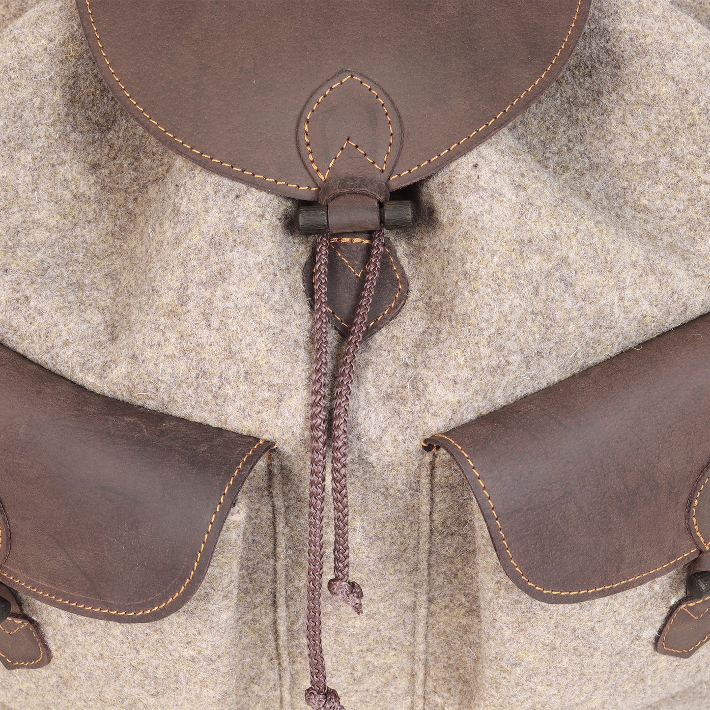 AKAH Wollfilz-Rucksack lautlos - Hunters World